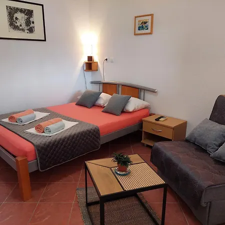 Apartment Molo Mare 2 *